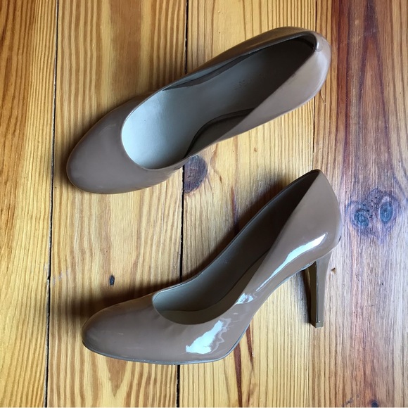 Nine West Nude Patent NW Caress Leather Heels, EUC, 8 - Picture 2 of 11